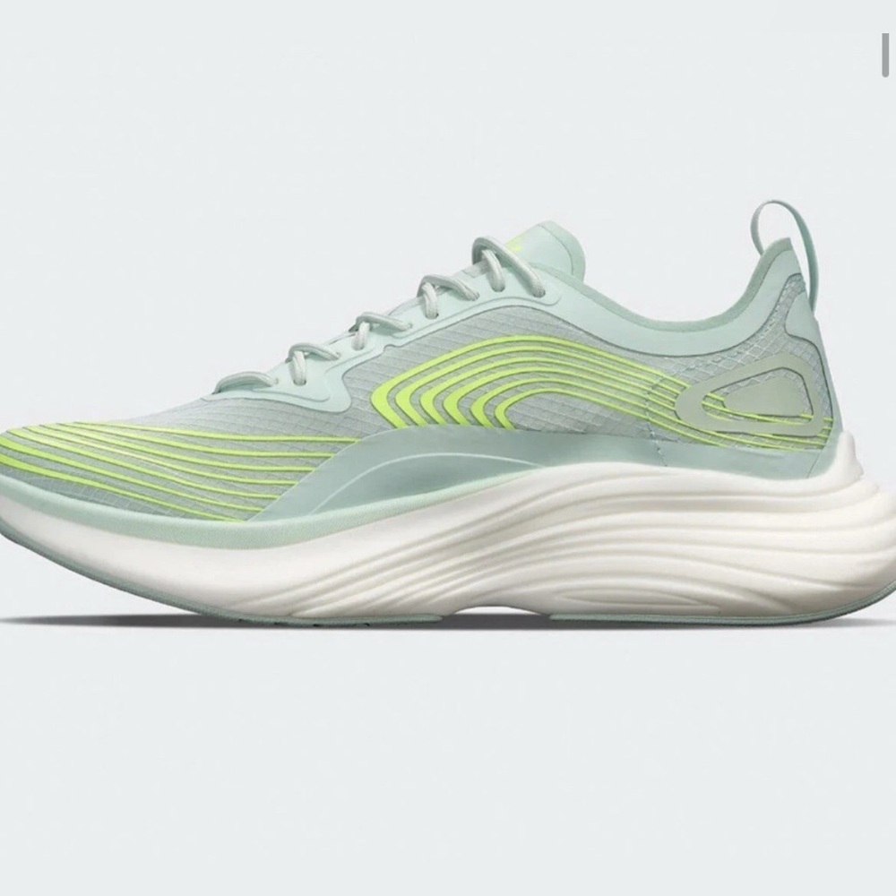 APL Streamline Sneakers size 8.5 in Peppermint Energy Rare Color